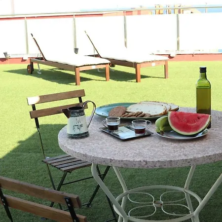 Skyline Apartment *